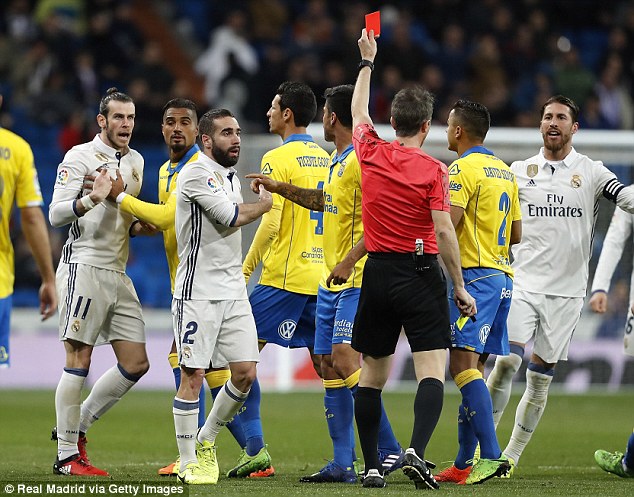 Real Madrid nhận tin dữ từ Ronaldo v&agrave; Bale - Ảnh 2.