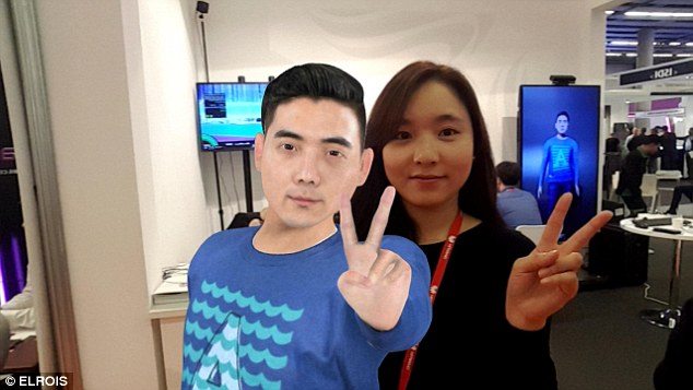 Cuối c&ugrave;ng bạn đ&atilde; được selfie v&agrave; t&aacute;m chuyện với người đ&atilde; khuất nhờ ứng dụng n&agrave;y - Ảnh 2.