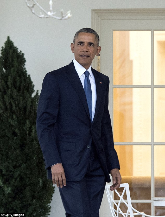 Rời nhiệm sở, ông Barack Obama đã thay đổi phong cách thời trang chất như thế nào? - Ảnh 2.