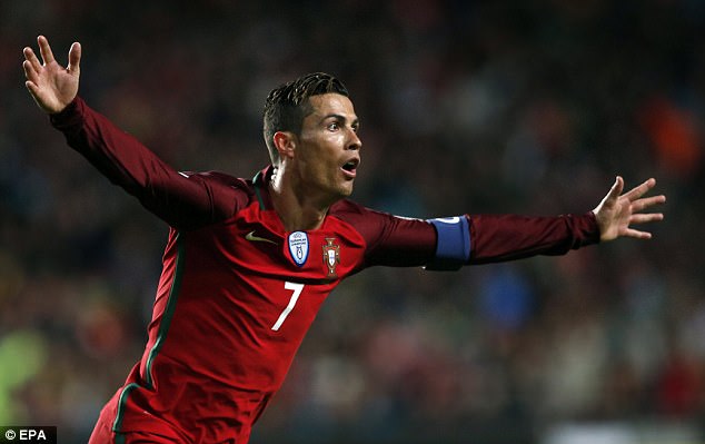 Ronaldo lập cú đúp siêu phẩm, Bồ Đào Nha thắng trận thứ tư liên tiếp - Ảnh 8.