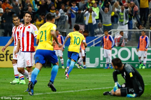 Neymar lập siêu phẩm giúp Brazil trở thành đội bóng đầu tiên dự World Cup 2018 - Ảnh 2.