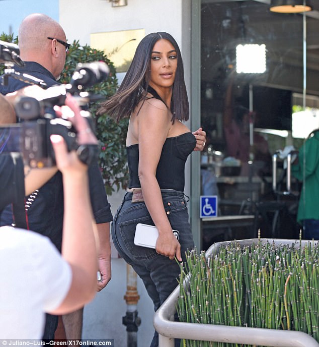 Eo thon sau khi giảm béo, nhưng vòng 3 của Kim Kardashian vẫn quá vĩ đại - Ảnh 4.