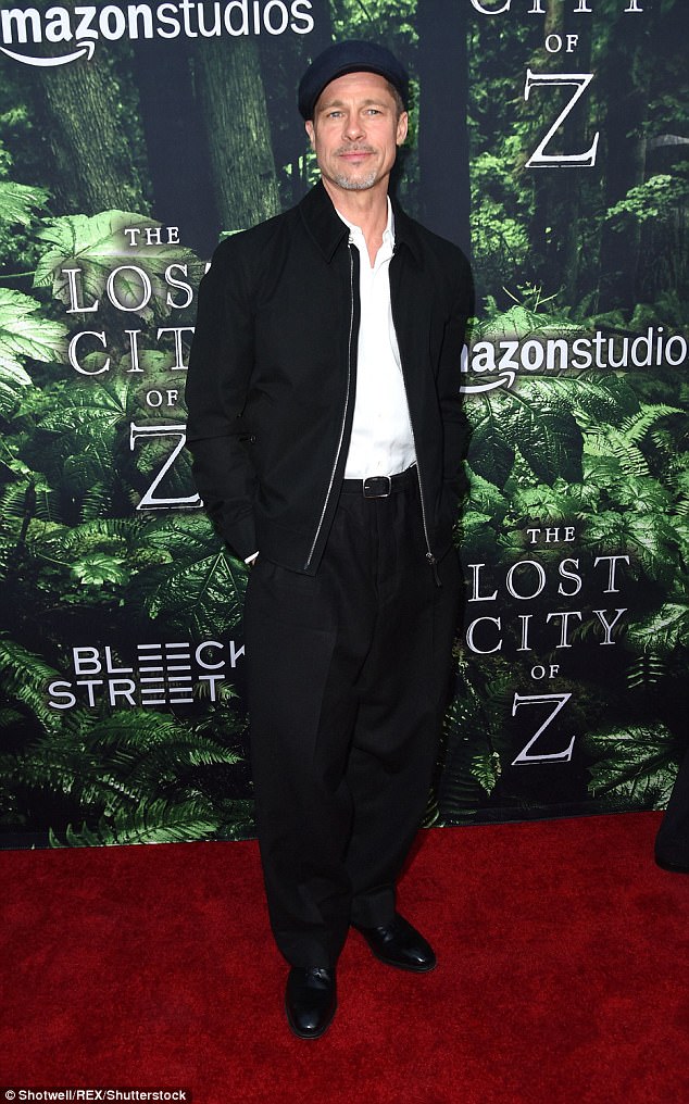 Brad Pitt - Người đàn ông hấp dẫn nhất hành tinh giờ đây vừa già vừa ốm trên thảm đỏ - Ảnh 1.