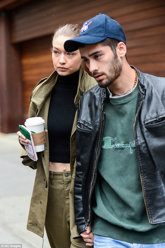 Yêu không chỉ vì vẻ ngoài, Gigi Hadid để mặt mộc ra phố vẫn được Zayn nắm chặt tay - Ảnh 7.