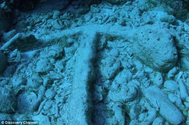 Phi hành gia NASA phát hiện mỏ neo khủng - mở ra manh mối về kho báu của Christopher Columbus - Ảnh 1.