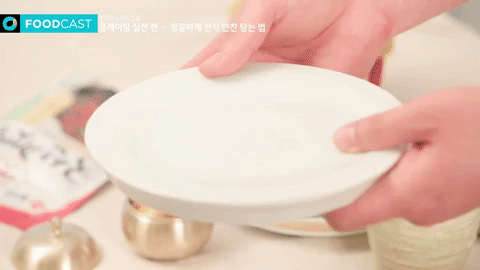 Nghệ thuật bày biện món ăn của người Hàn: đến cách chọn đĩa cũng vô cùng tinh tế - Ảnh 7.