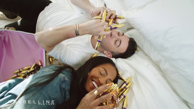 Anh chàng xinh đẹp với tài makeup thần sầu trở thành đại sứ nam đầu tiên của Maybelline - Ảnh 4. Anh chàng xinh đẹp với tài makeup thần sầu trở thành đại sứ nam đầu tiên của Maybelline - Ảnh 4.