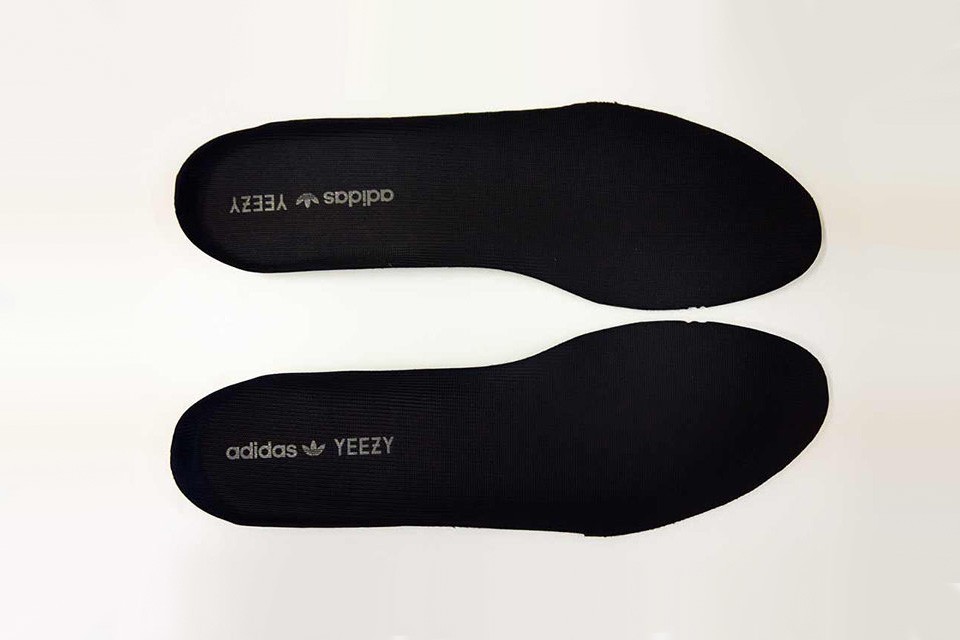 Giày Yeezy 350 có rất nhiều hàng fake, bạn đã biết cách phân biệt chưa? - Ảnh 6. Giày Yeezy 350 có rất nhiều hàng fake, bạn đã biết cách phân biệt chưa? - Ảnh 6.