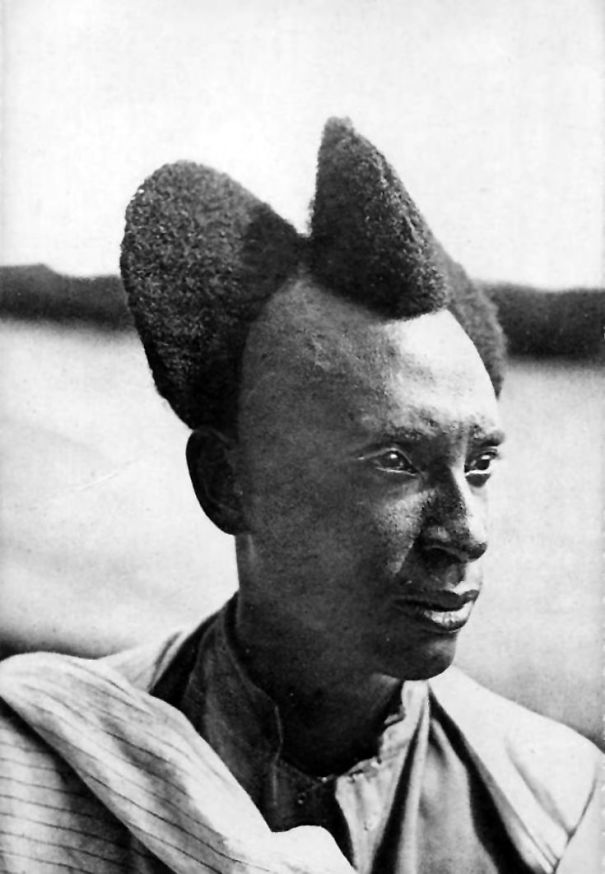 Với người Rwandan, mốt tóc vầng trăng khuyết là một nét văn hóa thời trang độc đáo - Ảnh 2.
