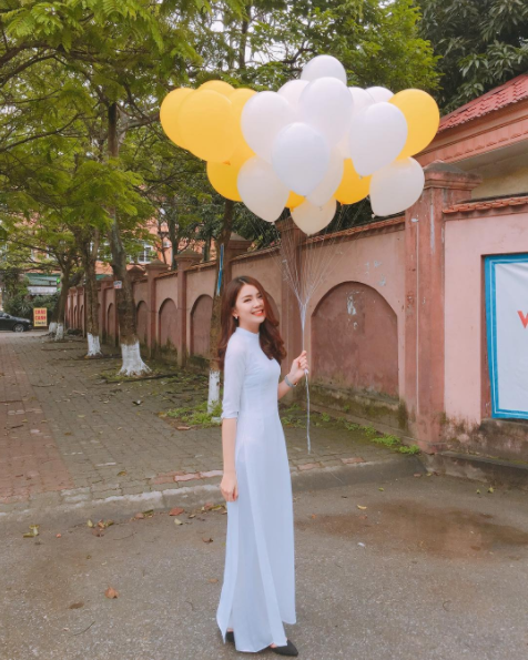 Con gái Việt vẫn xinh đẹp và dịu dàng nhất khi mặc áo dài trắng!  - Ảnh 6.