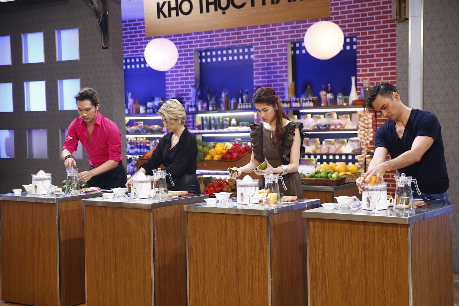 Vua đầu bếp: Lý Quí Khánh - Pha Lê ra về sau màn thi đấu căng thẳng, đầy nước mắt - Ảnh 2. Vua đầu bếp: Lý Quí Khánh - Pha Lê ra về sau màn thi đấu căng thẳng, đầy nước mắt - Ảnh 2.