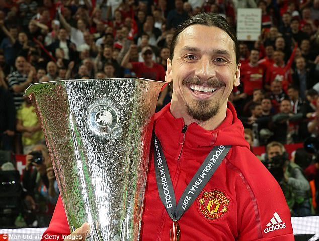 Ibrahimovic sắp đàm phán ở lại Man Utd - Ảnh 2.