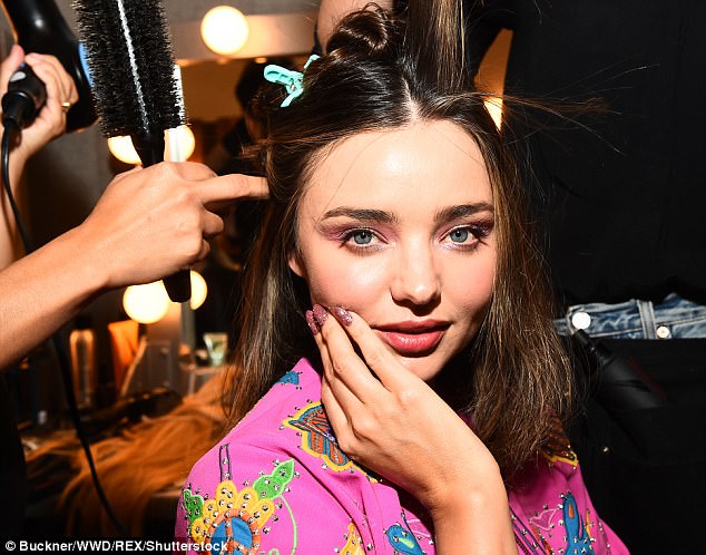 Miranda Kerr tái xuất xinh đẹp, hạnh phúc khoe nhẫn cưới sau khi lấy chồng lần 2 - Ảnh 4.