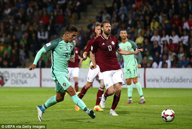 Ronaldo lập cú đúp, Bồ Đào Nha thắng 5 trận liên tiếp - Ảnh 7.