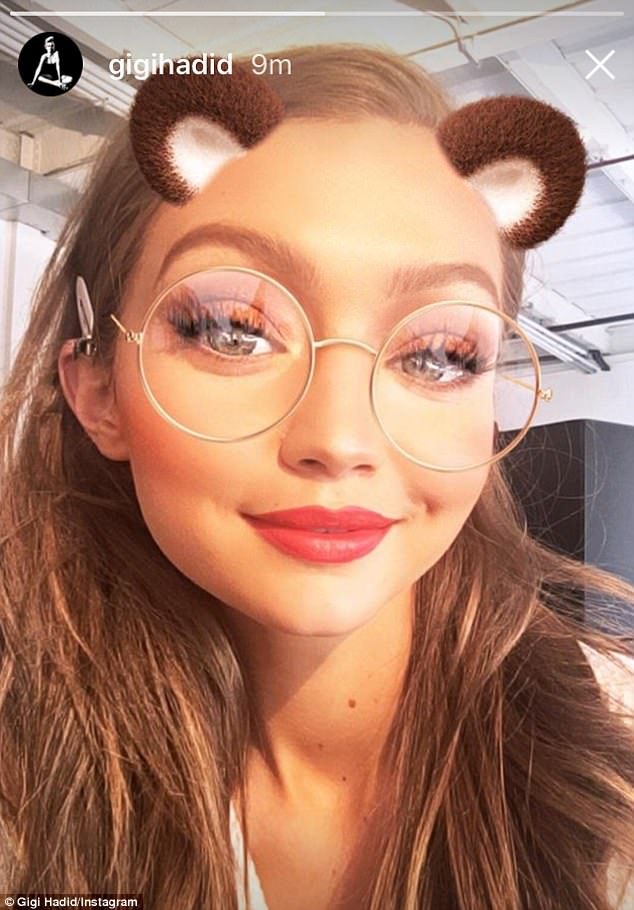 Gigi Hadid nóng bỏng ngày nào giờ gầy trơ xương và lộ vòng 1 xập xệ - Ảnh 9.