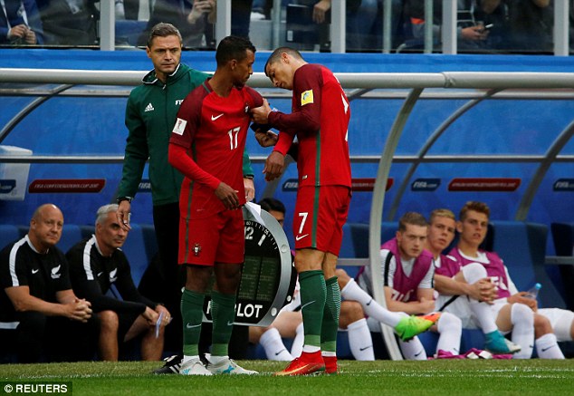 Ronaldo lại ghi bàn, Bồ Đào Nha vào bán kết Confed Cup - Ảnh 7.