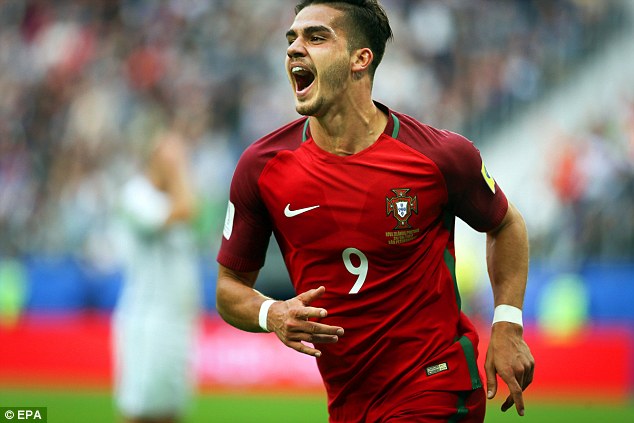 Ronaldo lại ghi b&agrave;n, Bồ Đ&agrave;o Nha v&agrave;o b&aacute;n kết Confed Cup - Ảnh 5.