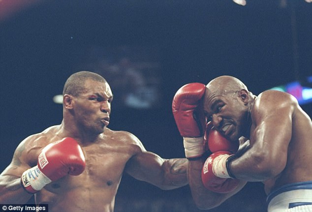 Tròn 20 năm ngày võ sĩ thép Mike Tyson cắn đứt tai Holyfield - Ảnh 2.