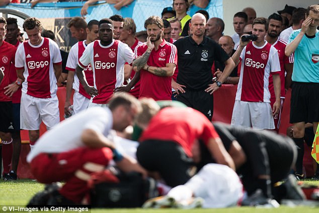 Tiện vệ Ajax nhồi máu cơ tim trong trận giao hữu trước mùa giải - Ảnh 5.
