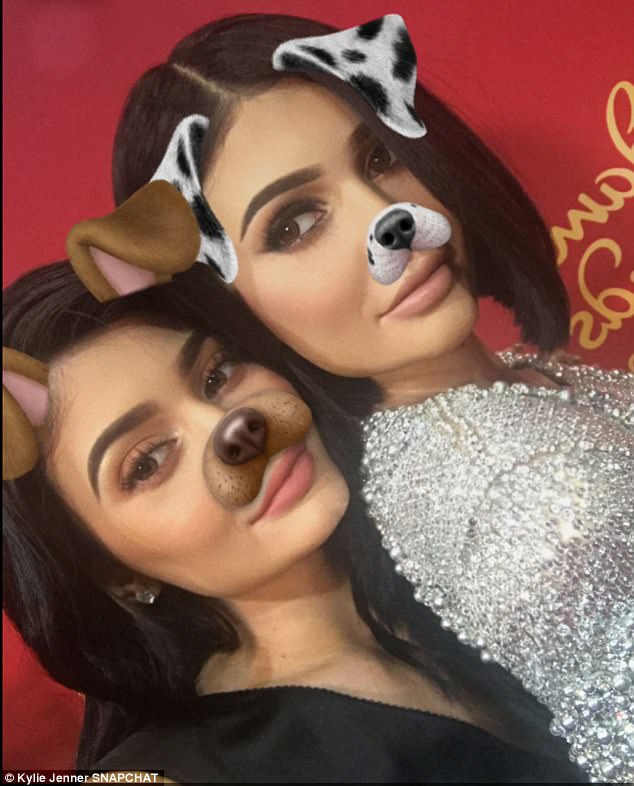 Kylie Jenner - cô em út nhà Kardashian với vẻ đẹp không góc chết - Ảnh 8.