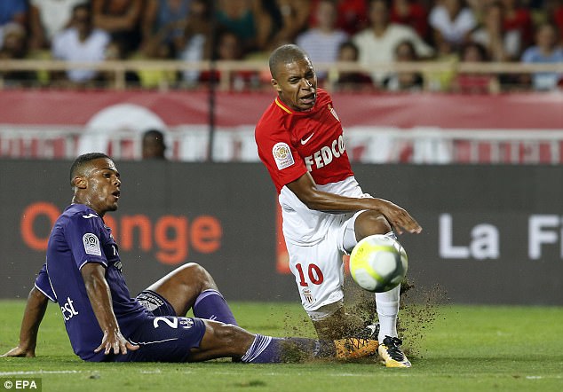 Mục tiêu trị giá 178 triệu bảng của Real dính chấn thương trận mở màn Ligue 1 - Ảnh 1.