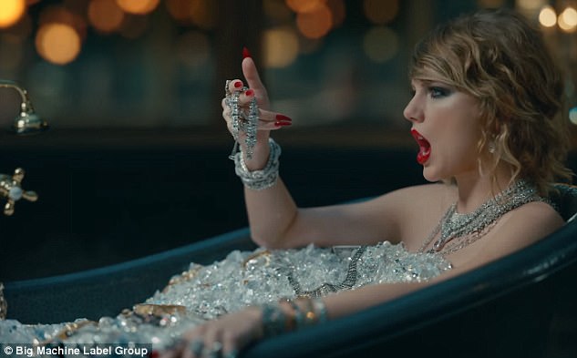 Bị xỉa xói trong MV LWYMMD, Kanye liền diện áo in khẩu hiệu to đùng để chế giễu lại Taylor Swift? - Ảnh 3.