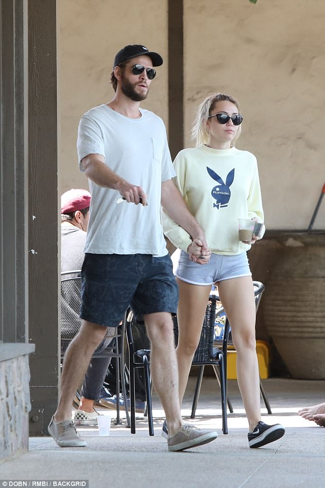 Bị Liam lợi dụng, Miley Cyrus lu&ocirc;n phải bỏ tiền bao mọi chi ph&iacute; cho người y&ecirc;u? - Ảnh 1.