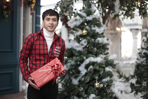 Playlist: Gi&aacute;ng sinh nghe nhạc &Acirc;u - Mỹ quen rồi, biết đ&acirc;u bạn sẽ th&iacute;ch khi đổi gi&oacute; với những ca kh&uacute;c cộp m&aacute;c Vpop! - Ảnh 6.