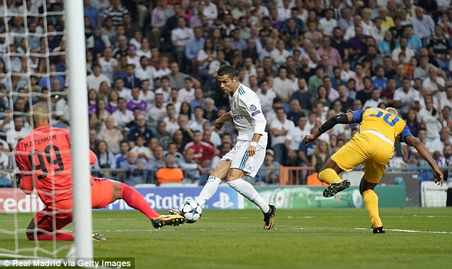 Ronaldo lập cú đúp, Real thắng 3 sao ở Champions League - Ảnh 3.