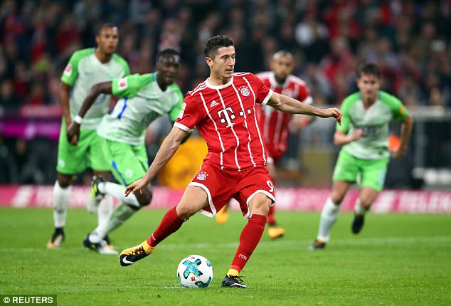 Dẫn trước 2 bàn, Bayern bị Wolfsburg gỡ hòa vì tâm lý khinh địch - Ảnh 6.