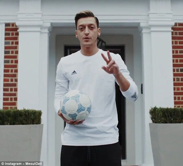 Mesut Ozil dùng hơn 4 tỷ mỗi tuần vào những việc gì? - Ảnh 1.