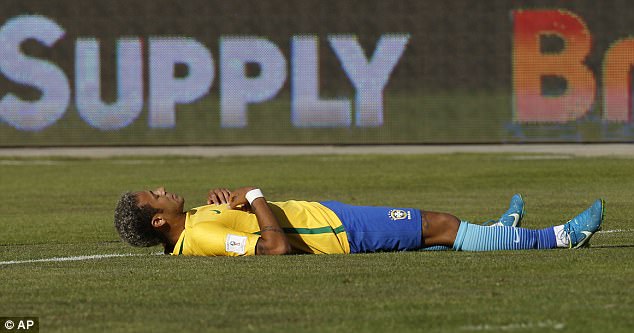 Neymar và đồng đội tuyển Brazil phải thở oxy sau trận hòa Bolivia - Ảnh 5.