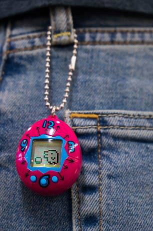 Nuôi gà ảo Tamagotchi đã quay trở lại và lợi hại hơn xưa - Ảnh 2.