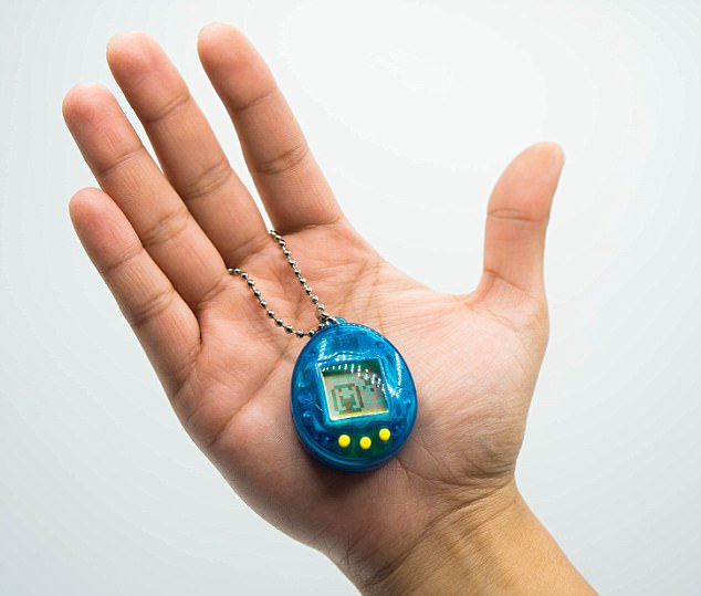 Nuôi gà ảo Tamagotchi đã quay trở lại và lợi hại hơn xưa - Ảnh 3.