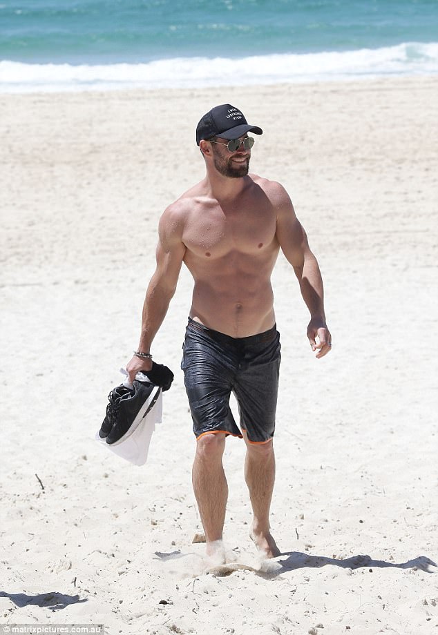 Thân hình đẹp như một vị thần, thảo nào Chris Hemsworth được chọn đóng vai Thor! - Ảnh 8.
