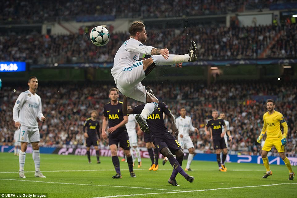 Ronaldo ghi bàn trên chấm penalty, Real Madrid thoát thua Tottenham - Ảnh 15. Ronaldo ghi bàn trên chấm penalty, Real Madrid thoát thua Tottenham - Ảnh 15.