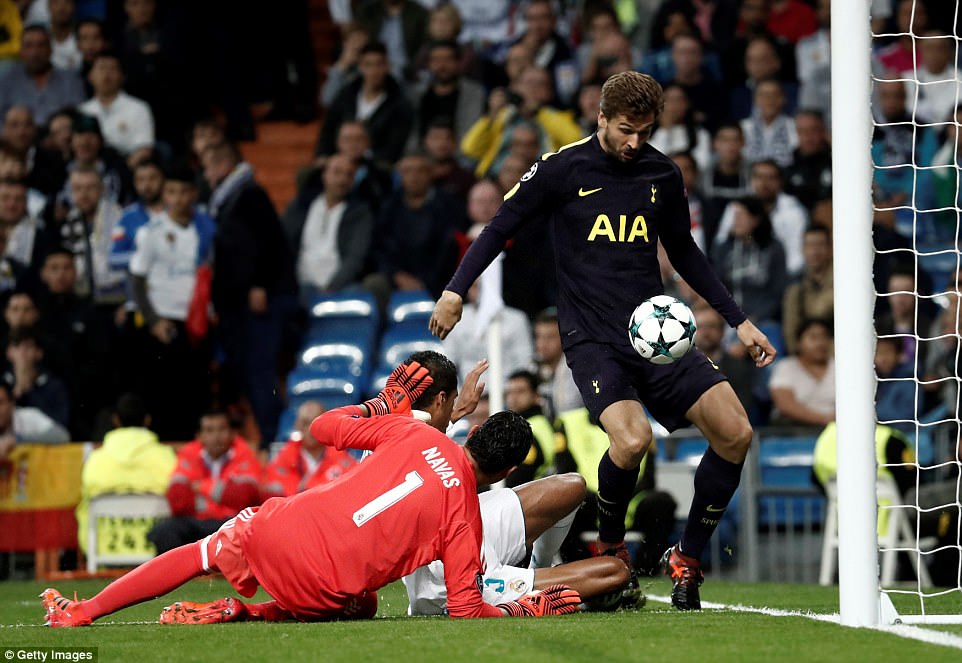 Ronaldo ghi bàn trên chấm penalty, Real Madrid thoát thua Tottenham - Ảnh 4. Ronaldo ghi bàn trên chấm penalty, Real Madrid thoát thua Tottenham - Ảnh 4.
