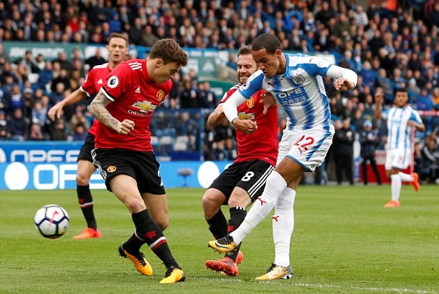 Mourinho: Các cầu thủ nên tự đi mà giải thích với truyền thông - Ảnh 4.