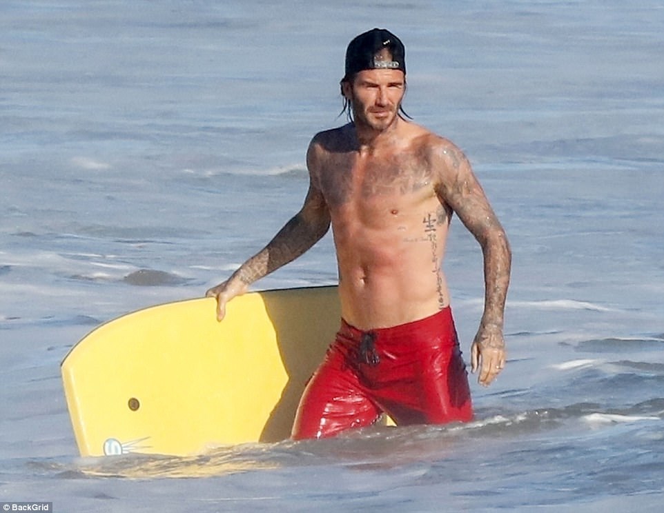 Harper giờ đã 6 tuổi nhưng với Beckham thì vẫn luôn là em bé nhỏ nhắn cần được bế bồng - Ảnh 9. Harper giờ đã 6 tuổi nhưng với Beckham thì vẫn luôn là em bé nhỏ nhắn cần được bế bồng - Ảnh 9.