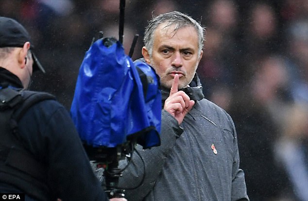 Mourinho: Lấy thất bại của đời cầu thủ làm thành công trên ghế huấn luyện - Ảnh 2.