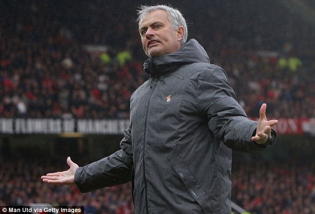 Mourinho: Lấy thất bại của đời cầu thủ làm thành công trên ghế huấn luyện - Ảnh 3.