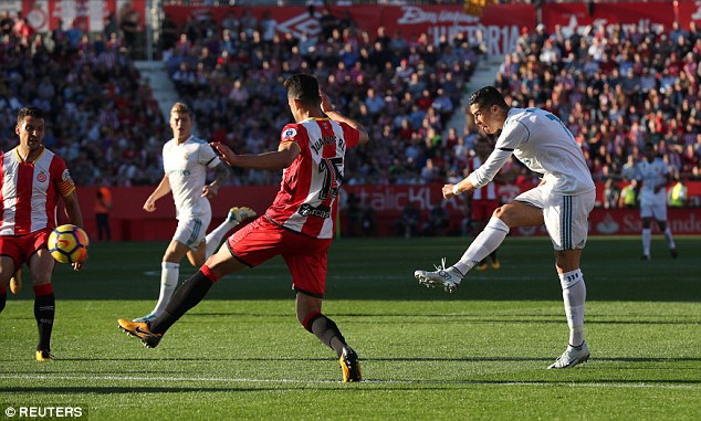 Ronaldo tịt ngòi, Real thua sốc, để Barca bỏ xa 8 điểm - Ảnh 5.