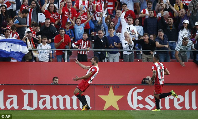 Ronaldo tịt ngòi, Real thua sốc, để Barca bỏ xa 8 điểm - Ảnh 6.