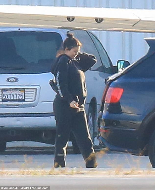 Kylie Jenner bị tung ảnh phát tướng vì mang bầu nhưng vẫn cố chối đây không phải ảnh thật - Ảnh 2.