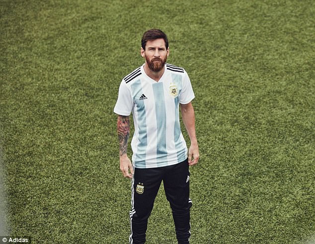 Cận cảnh &aacute;o đấu của Đức, Argentina, T&acirc;y Ban Nha ở World Cup 2018 - Ảnh 8.