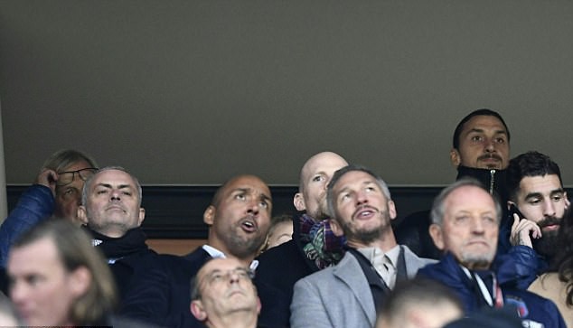 Mourinho xem gi&ograve; đ&agrave;n em của Ibrahimovic - Ảnh 2.