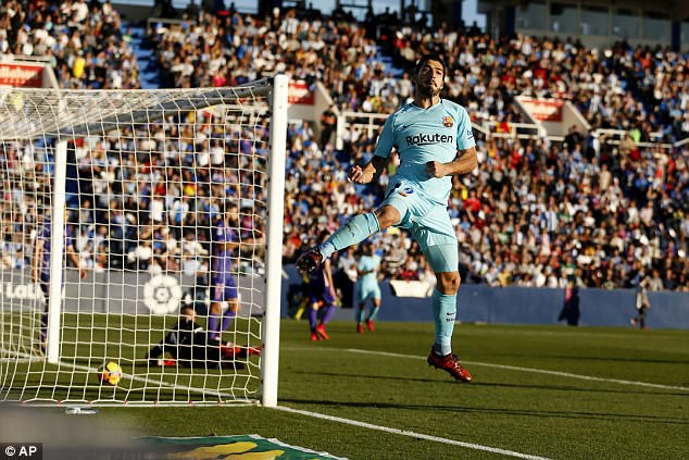 Suarez lập cú đúp, Barca nâng cách biệt với Real Madrid lên thành 10 điểm - Ảnh 7.