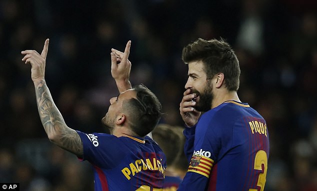 Pique nổ súng trong chiến thắng 5 sao của Barca - Ảnh 3.