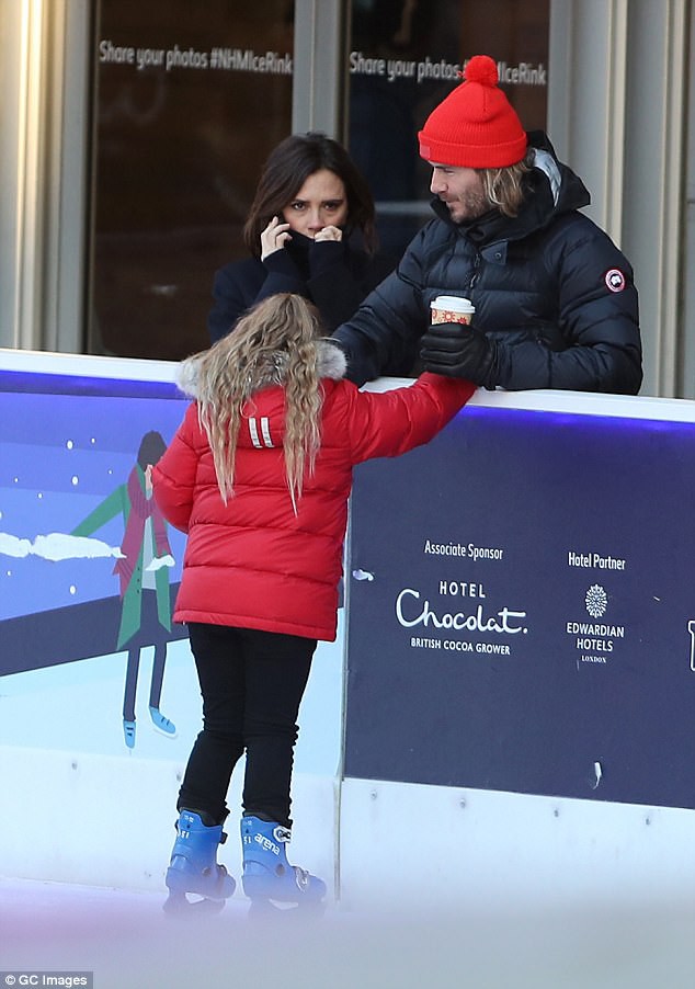 Nụ cười của Beckham khi nhìn Harper tập trượt băng đã đủ chứng minh anh yêu con gái nhiều thế nào! - Ảnh 5.