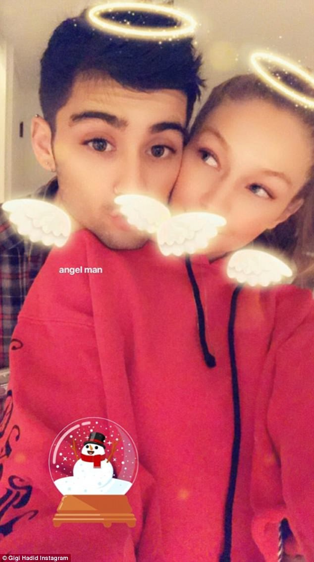 Mắt to tròn, mi cong vút, Zayn chụp ảnh selfie còn xinh hơn cả bạn gái Gigi Hadid - Ảnh 1.